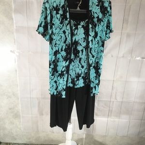 R & M Richards turquoise & black dressy pants set